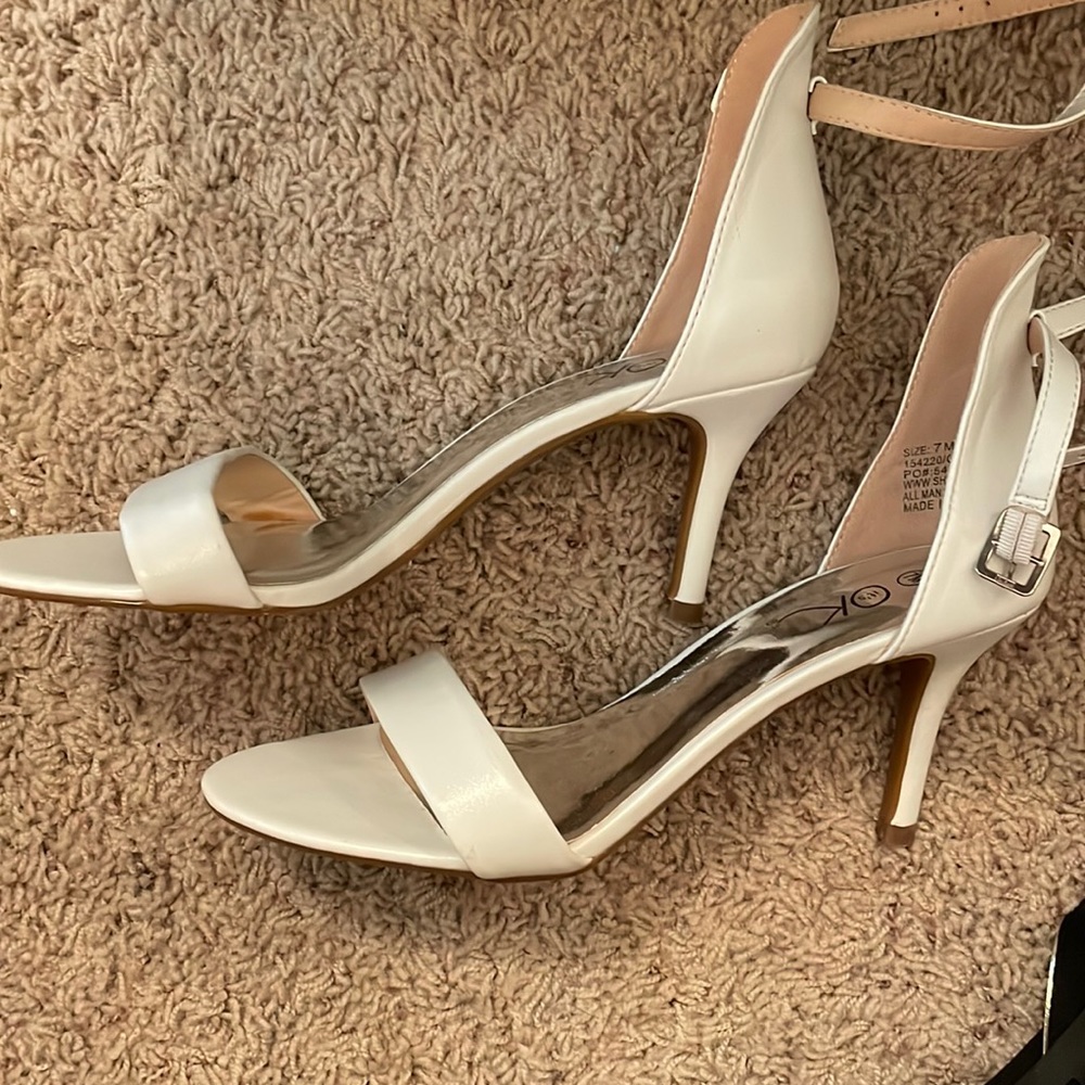 simple white heel!